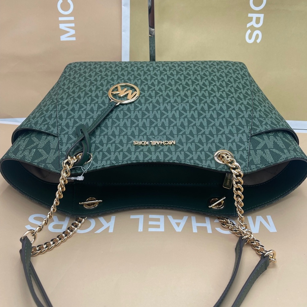 MICHAEL KORS
Jet Set Travel Large Signature Chain Shoulder Tote Bag
Moss
NWT - Picture 7 of 16